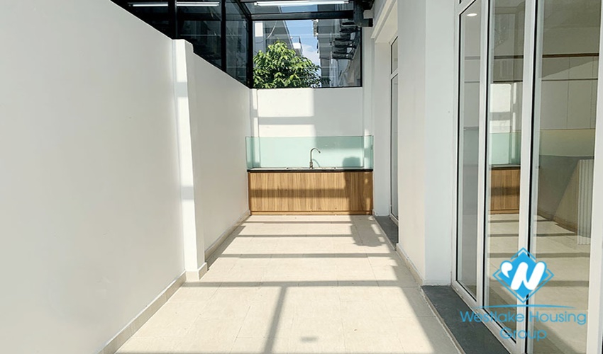New beautiful villa with corner unit with large yard for rent